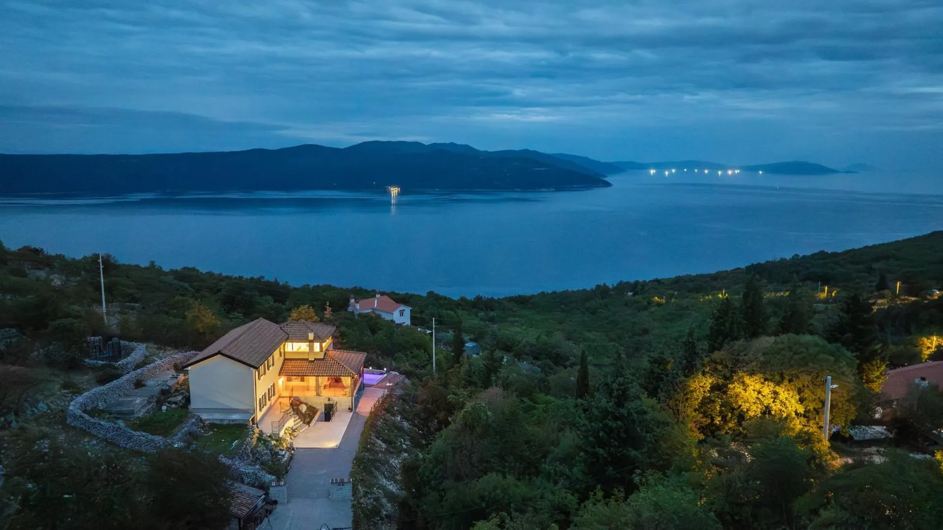 Villa Antonia - Private Pool & Panorama Kvarner View Zagorje